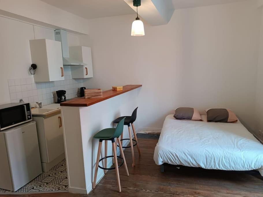 La Garconniere De Gege Apartment Tournus Exterior photo